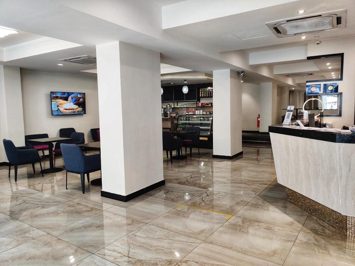 Meriton Inn Kuantan Extérieur photo